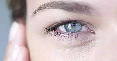 重慶受歡迎的雙眼皮醫(yī)生排行榜發(fā)布：同行贊譽首選，網(wǎng)友評分高居前列！