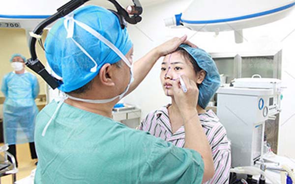 2023臨汾抽脂肪豐胸權(quán)威醫(yī)生排行TOP10強(高一娜、李宏、南麗萍口碑出眾)