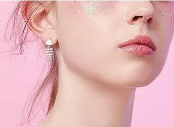 探秘北京八大處劉春軍預(yù)約技巧，揭秘隆胸效果與價(jià)格指南