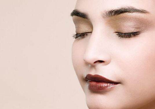 南京哪家綜合醫(yī)院在整形美容領(lǐng)域引領(lǐng)，隆胸效果好？