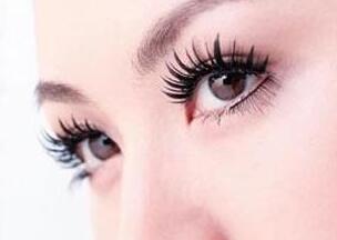 廣州曙光醫(yī)學(xué)美容醫(yī)院：修復(fù)手部燒傷畸形，潘寧感動(dòng)轉(zhuǎn)變