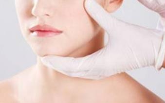 2023深圳除眼角細紋口碑榜前十位的專家(鄧云霞、白蕭瀟、段春巍這些醫(yī)生為您的整形增添更多保障)