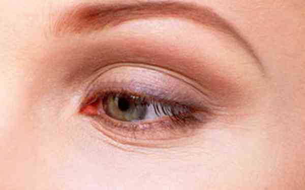 陽光湯躍明沐浴豐滿的容顏，煥發(fā)膠原蛋白魅力！