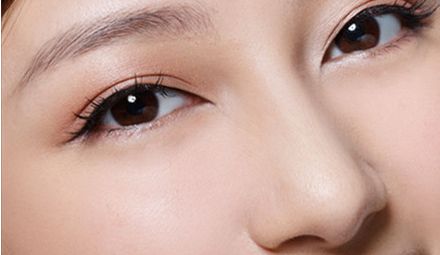 如何選擇去眼袋的專業(yè)醫(yī)院？找尋揚(yáng)州哪家醫(yī)院去眼袋效果好？