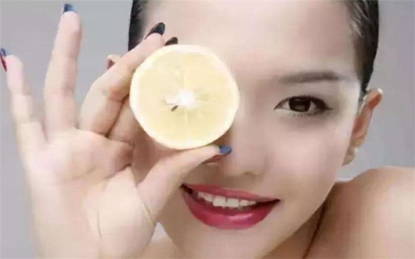 成都武侯米亞醫(yī)療美容門(mén)診部的整形醫(yī)生大盤(pán)點(diǎn)，擁有豐富經(jīng)驗(yàn)和專業(yè)技術(shù)