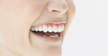 廈門歐菲醫(yī)療美容醫(yī)院擁有多位雙眼皮醫(yī)生，為您帶來完美雙眼皮