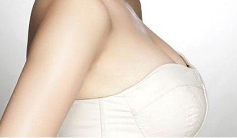 何禎平醫(yī)生假體隆胸成功案例分享及相關(guān)價(jià)格參考