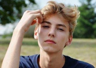 整容癡迷者是誰？幼兒歌曲粉紅寶寶的由來揭秘