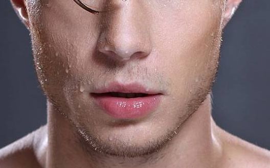 美萊汪灝醫(yī)生專業(yè)隆胸案例曝光，打造全新魅力體驗