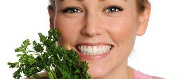 上海九院眼修復(fù)哪個(gè)醫(yī)生技術(shù)受贊譽(yù)？知名醫(yī)師張余光、蘇薇潔、謝峰備受推崇。