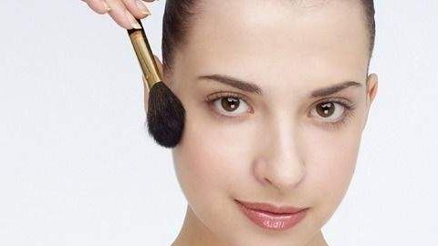 大連愛爾眼科和何氏眼科：專業(yè)、服務(wù)、價格對比，你如何選擇？