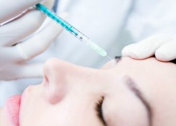 鄭州華領(lǐng)整形醫(yī)院專家榜單，備受關(guān)注的頂尖醫(yī)館實(shí)力傲人！