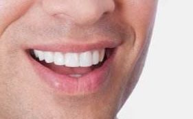 廈門大學(xué)附屬第一醫(yī)院美容燒傷科：了解廖立新醫(yī)生的領(lǐng)先胸部美化技術(shù)吧！以真實案例感受出色效果