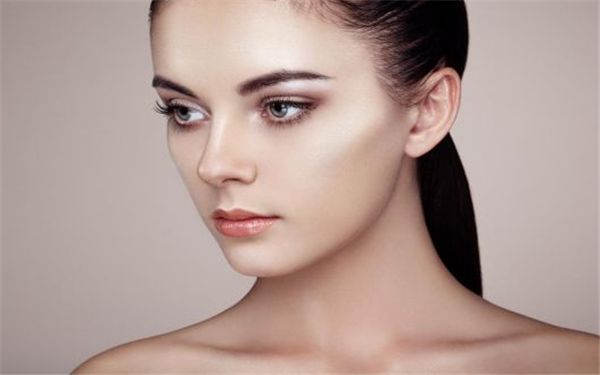 大連愛(ài)德麗格劉志剛醫(yī)生的技術(shù)及眼修復(fù)案例解析