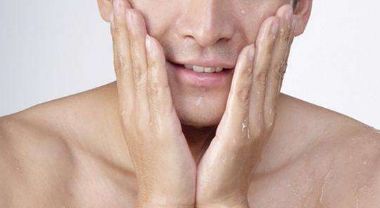 鄭州麗天醫(yī)療美容門診部王青主任介紹：受追捧的背后，口碑如何？