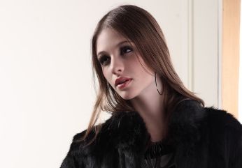 福州雷雪華醫(yī)生針對雙眼皮修復(fù)手術(shù)的獨(dú)特技術(shù)值得關(guān)注