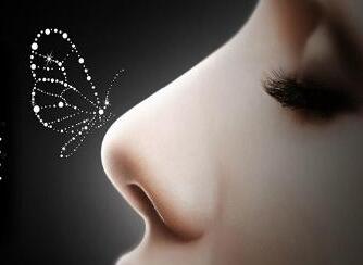 濟(jì)南市中心醫(yī)院整形科張冠軍大夫靠譜嗎？