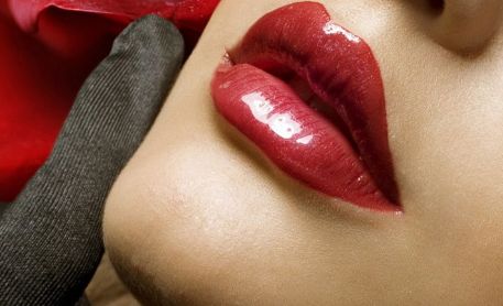 盧建建雙眼皮手術(shù)費用及成功案例分享