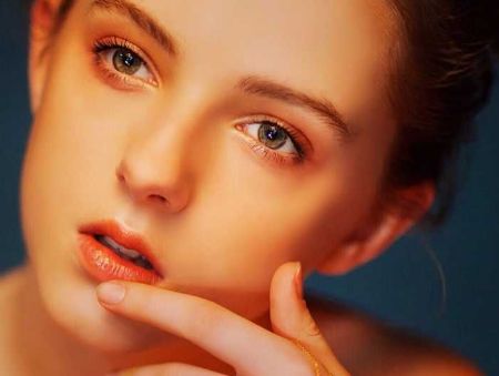 深圳富華謝福庚專家：開啟全新眼睛美膚之旅