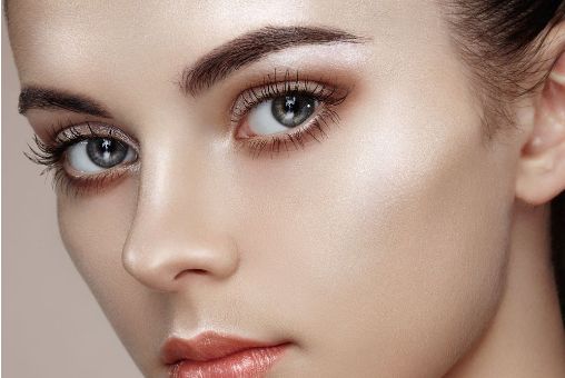 北京隆鼻專家解析：年度驚喜！熱血醫(yī)生臺(tái)上站，大家瘋狂熱捧！人氣新星舞臺(tái)盤點(diǎn)！