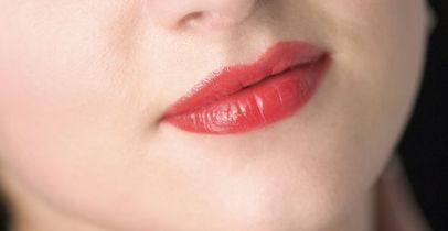 深圳世紀(jì)河山口腔牙齒種植：專家張河三醫(yī)生幫您實(shí)現(xiàn)完美笑容！親身經(jīng)歷與案例分享！