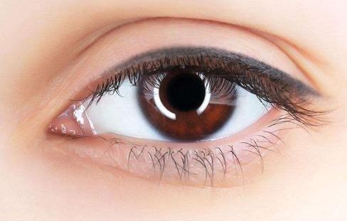 孫延昌的專業(yè)治療眼袋方法及成功案例揭秘！