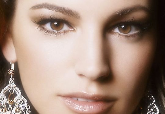 ?？谟心男┲档猛扑]的痤瘡醫(yī)生？三位醫(yī)師王薇、陳抗與李梅嬌比拼，附價(jià)格詳情！