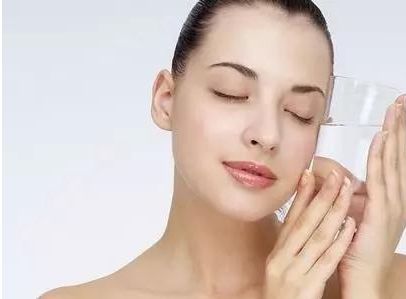 楊連華雙眼皮手術效果如何？從醫(yī)院介紹到實際案例，還有手術價格一覽