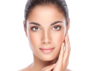 威海華怡口腔醫(yī)院牙齒種植有何特色？專家團(tuán)隊與收費(fèi)明細(xì)揭秘