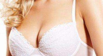 申霄，坐診醫(yī)院與個(gè)人技術(shù)全方位解析，附參考價(jià)目表！