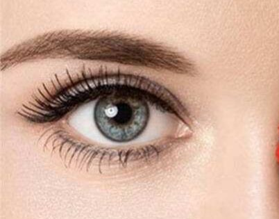 內(nèi)眼角修復(fù)實(shí)踐者劉風(fēng)卓的經(jīng)驗(yàn)詳述，修復(fù)效果展現(xiàn)，服務(wù)費(fèi)用公開！