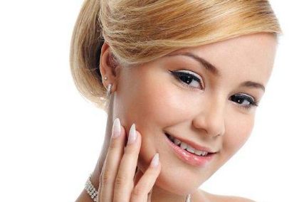 成都鼻部整形專(zhuān)家醫(yī)護(hù)團(tuán)隊(duì)煥然新顏，實(shí)力派不斷崛起！閃耀巔峰依舊穩(wěn)坐寶座