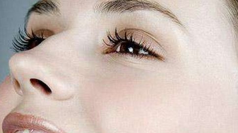 保定地區(qū)有哪些專業(yè)墊鼻基底醫(yī)院？推薦價(jià)廉物美的整形醫(yī)院！