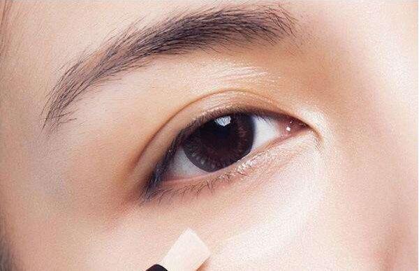 西安醫(yī)學(xué)院附屬醫(yī)院醫(yī)學(xué)美容科價(jià)格表收費(fèi)費(fèi)用均價(jià)一覽：整形手術(shù)貴嗎？哪些項(xiàng)目適合學(xué)生黨？