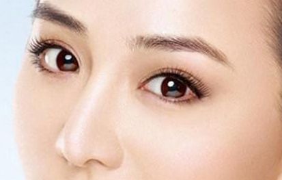 郭金冉做雙眼皮的價(jià)格及成功案例揭秘