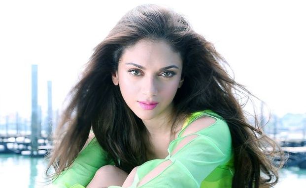 西安哪家醫(yī)院做割雙眼皮好