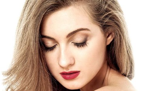 隆胸假體對比：高凸和中凸，哪個讓你更顯年輕飽滿？