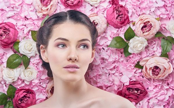 林二石整形醫(yī)生技術(shù)專長、口碑優(yōu)良，韓國有坐診皮膚科醫(yī)院