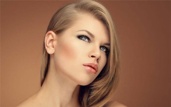 護(hù)膚干貨分享，了解眼霜的最佳時(shí)間點(diǎn)，迎接養(yǎng)眼效果！