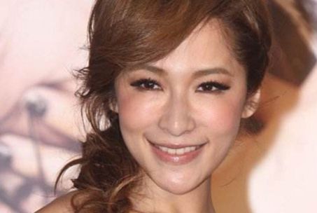 隆胸權(quán)威大PK：栗勇與徐占鋒，孰勝一籌？