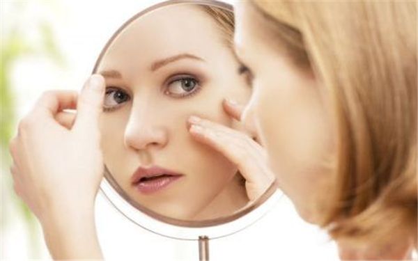 耳軟骨隆鼻，靠譜嗎？會不會穿出來？