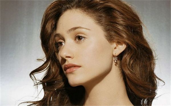 阿爾法美眼術(shù)：埋線還是切割？手術(shù)方式及恢復(fù)周期詳解