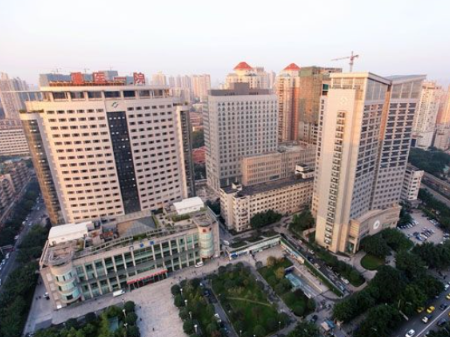 重慶醫(yī)科大學(xué)附屬醫(yī)院整形美容中心