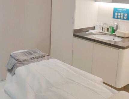 撫順何英杰整形醫(yī)院