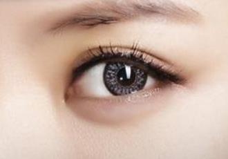 上海假體鼻整形手術(shù)醫(yī)生