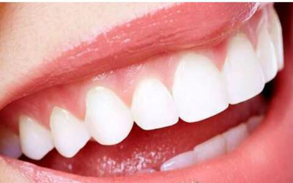 成都2C微創(chuàng)無(wú)痕豐胸醫(yī)生