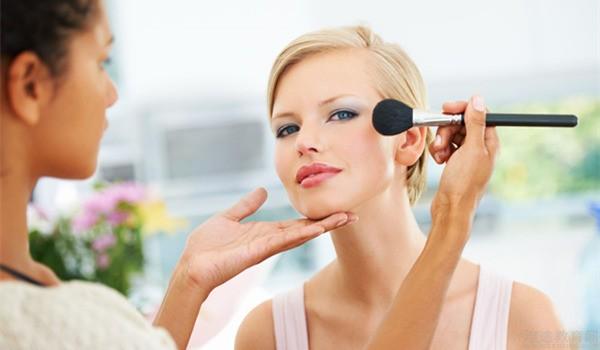 唐山眼細(xì)紋注射玻尿酸醫(yī)生