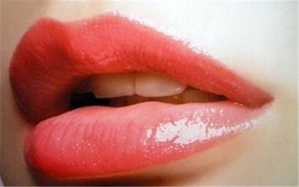 珠海假體墊下巴手術(shù)醫(yī)生