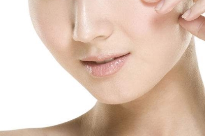 沈陽(yáng)內(nèi)窺鏡隆胸醫(yī)生