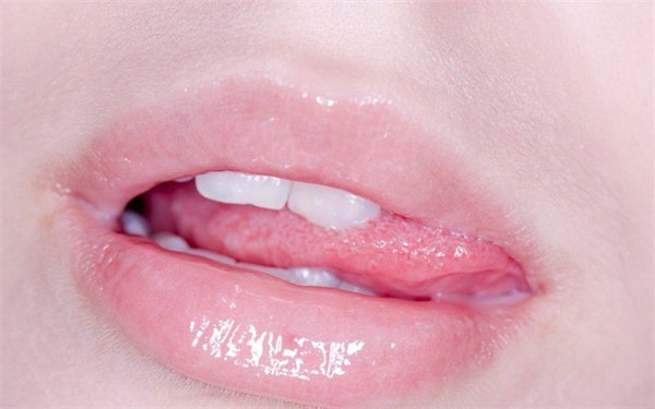 長(zhǎng)沙開(kāi)內(nèi)眼角修復(fù)手術(shù)醫(yī)生